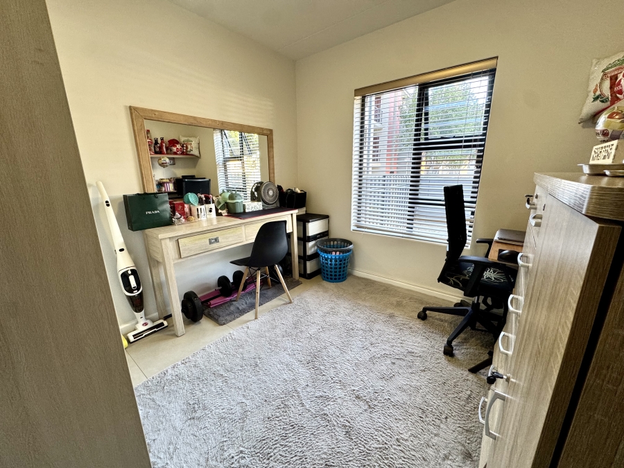 To Let 2 Bedroom Property for Rent in Burgundy Estate Western Cape